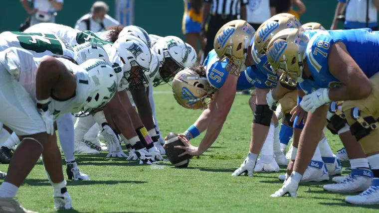 UCLA, Hawaii football