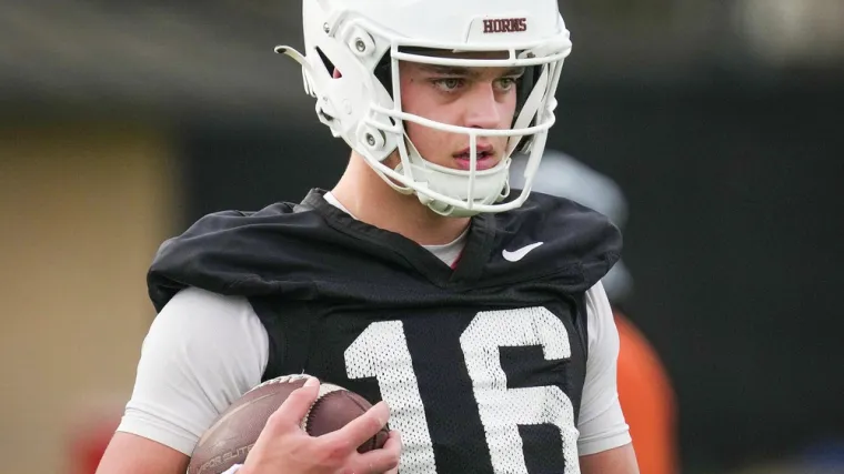 Texas quarterback Arch Manning