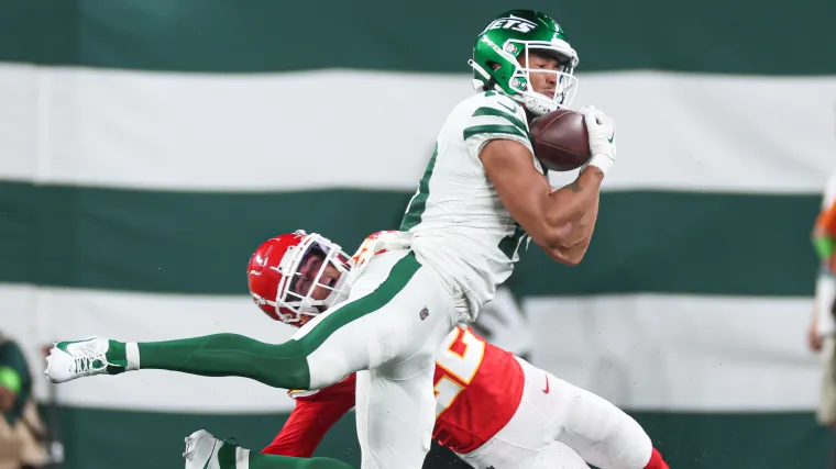 Allen Lazard catches a pass vs. KC