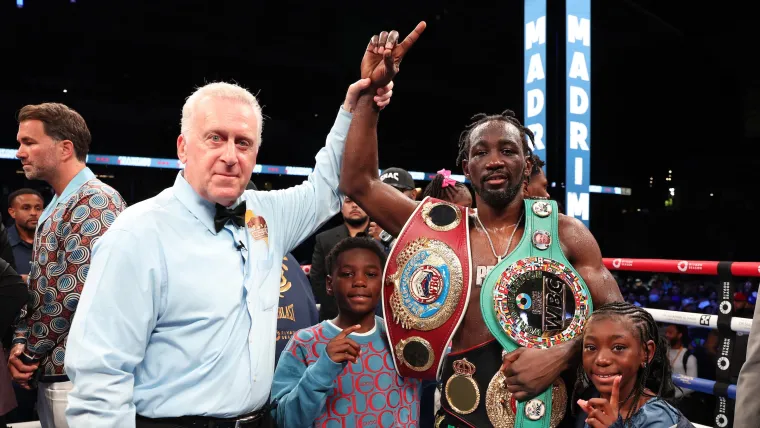 Terence Crawford wins fourth world title