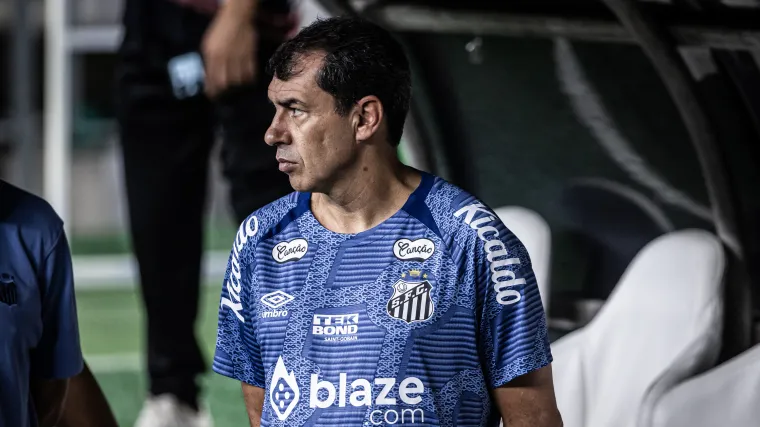 Carille, técnico do Santos, durante a Sërie B de 2024