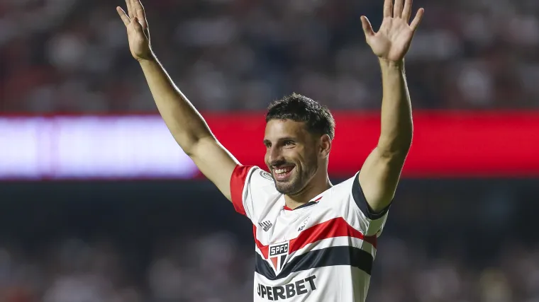 Calleri comemora gol pelo São Paulo