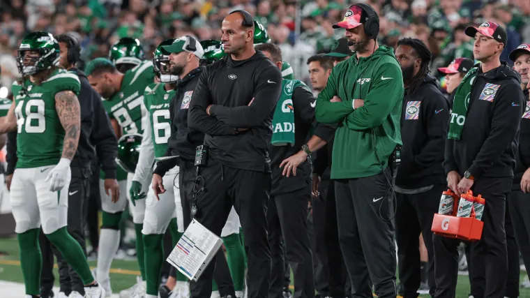 Robert Saleh and Aaron Rodgers on sideline