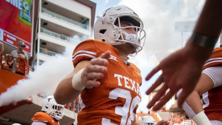 Texas defensive back Graham Gillespie