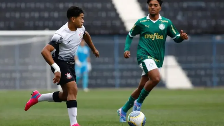 Corinthians x Palmeiras no jogo de ida do Brasileiro sub-17