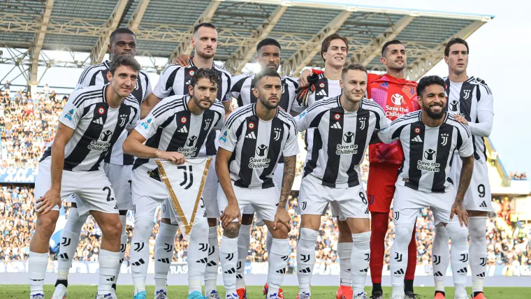 Jogadores da Juventus antes do jogo contra o Empoli pelo Campeonato Italiano