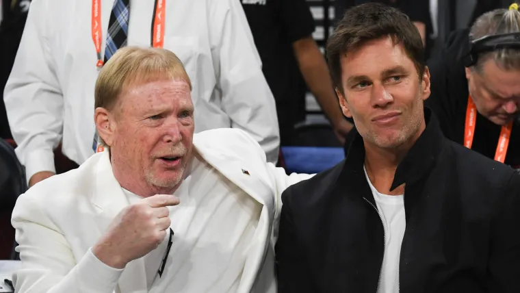 Mark Davis, Tom Brady