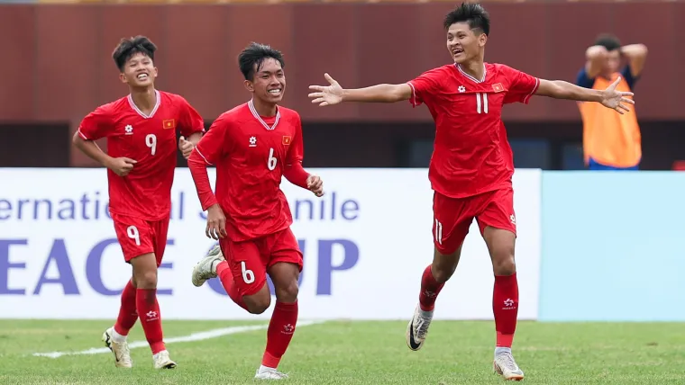 Vietnam U17 102324