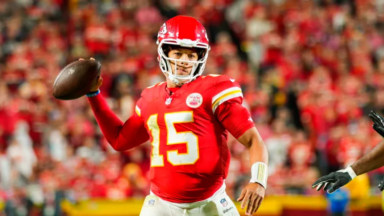 Mahomes Chiefs 101824