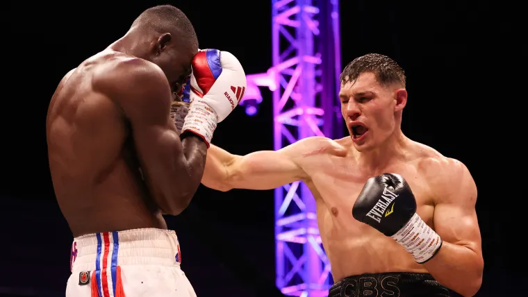 Chris Billam-Smith attacks Richard Riakporhe in rematch