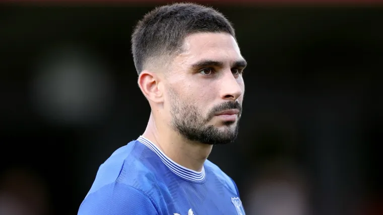 Neal Maupay in action for Everton