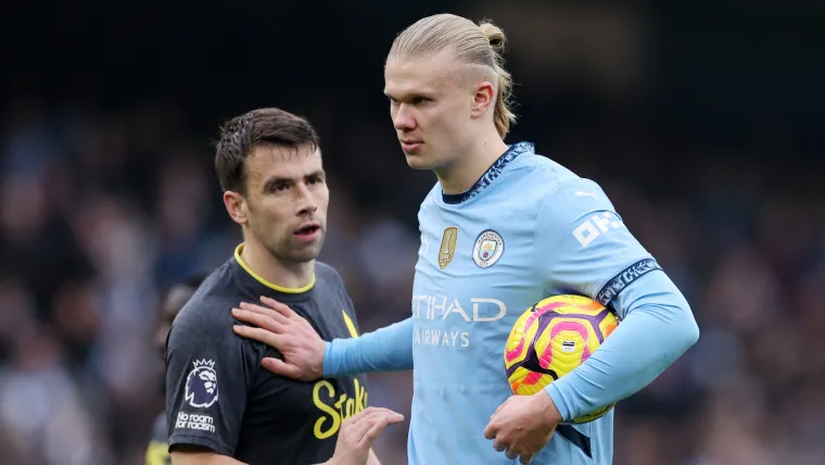 Seamus Coleman and Erling Haaland